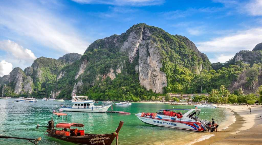 Cheap Holiday Travel Ideas: Affordable Trips That Still Feel Luxurious